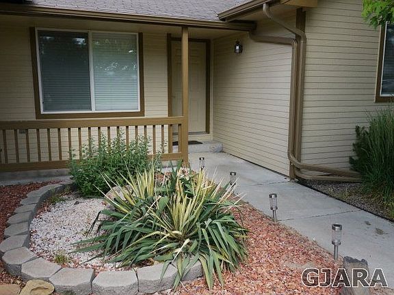 2nd image of 641 E Tomahawk Cir