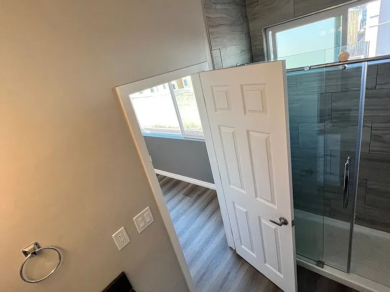 417 S Kenmore Ave — Photo 15