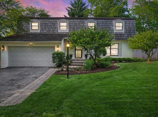 448 W Witchwood Ln, Lake Bluff, IL 60044