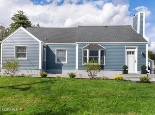 3 Crestwood Dr, Freehold, NJ 07728