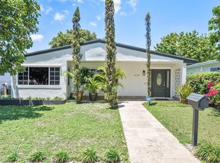 1693 NE 171st St, North Miami Beach, FL 33162