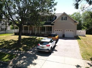 45 Bloomfield Rd, Manalapan, NJ 07726