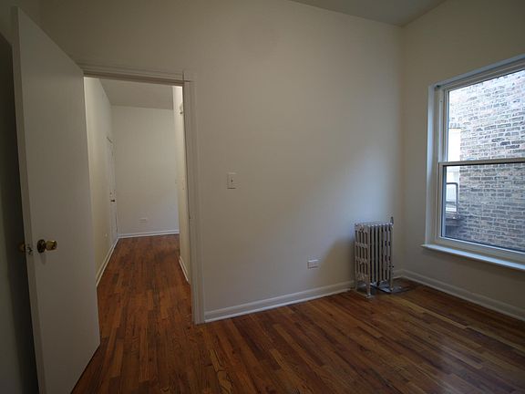 5th image of 2316 N California Ave APT 8-2
