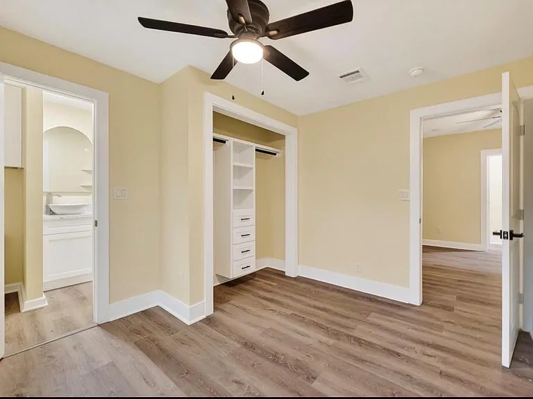 2725 Avenue F — Photo 14
