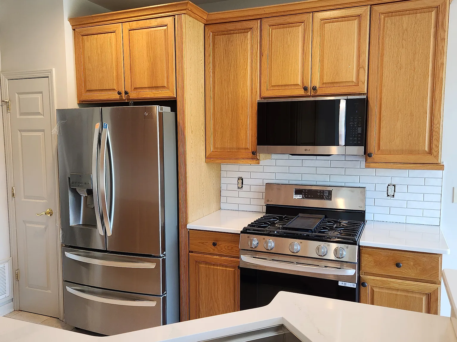 3 bed, 2000 sqft, $3,350 — Photo 3