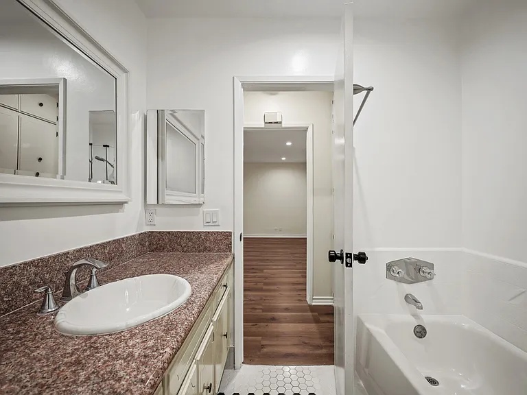 Blackburn Beverly by Wiseman — Photo 101