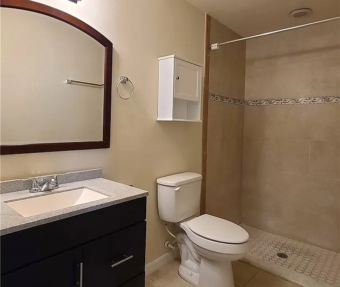 115 SE 12th Ter #115 — Photo 14