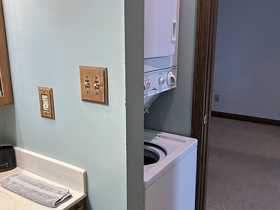 5th image of 65 E Cedar St APT C