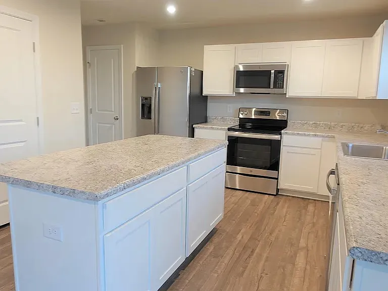 802 Effie Dr — Photo 11