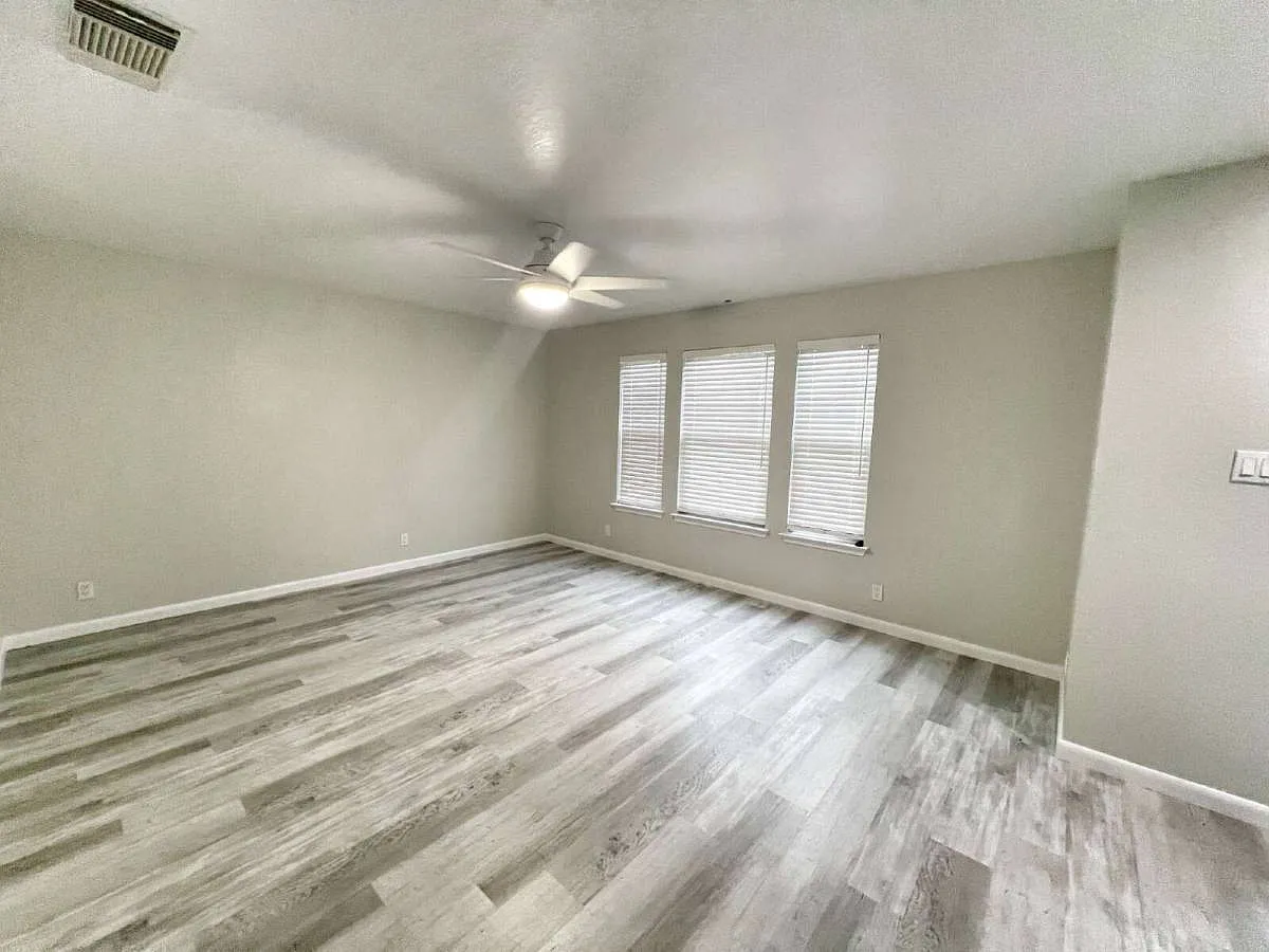 2060 Club Crossing in New Braunfels, TX 78130 — Photo 3