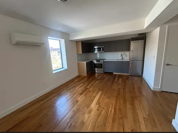 520 Parkside Avenue image 1 of 10