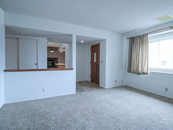 5th image of 621 S Sorrel St