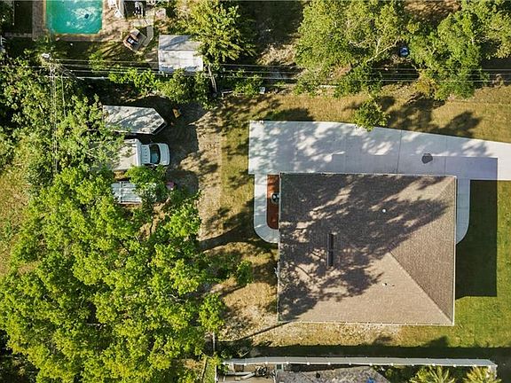 3rd image of 208 Lavender Ct