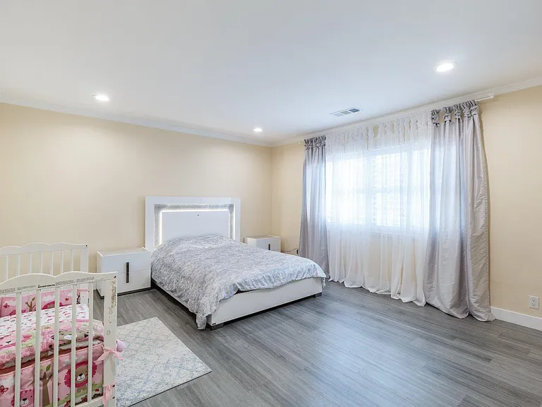 7046 De Celis Pl #6 — Photo 8