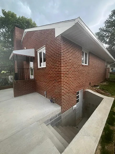 2 bed, 1200 sqft, $2,300 — Photo 3