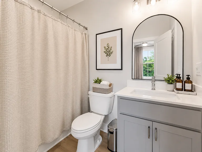 Bathroom #2 en suite