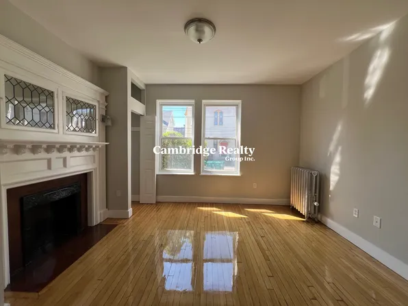 4 Farrington Ave #1T, Allston, MA 02134