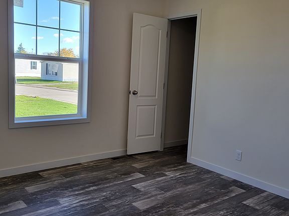5th image of 38000 Le Chateau Blvd #558