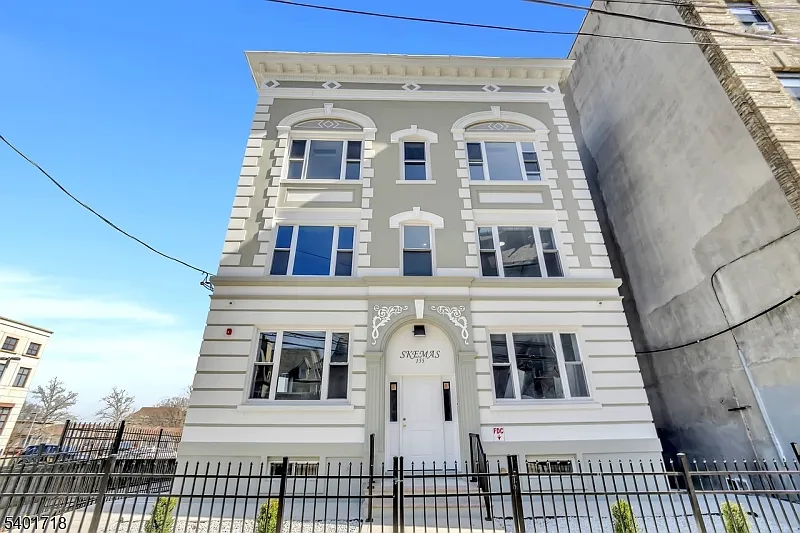 Building Photo - 155-157 Clifton Ave