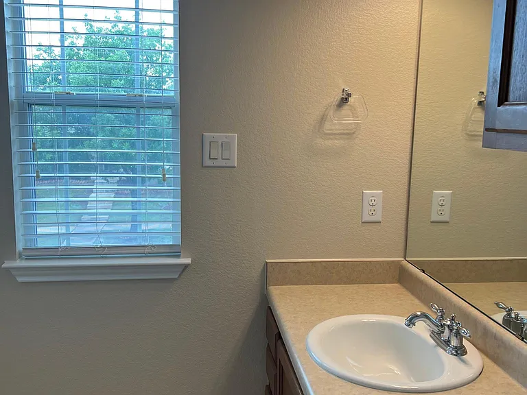 1604 Corn Hill Ln — Photo 21