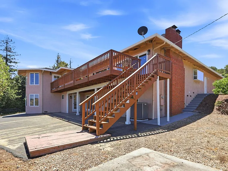 19563 Almaden Rd — Photo 13