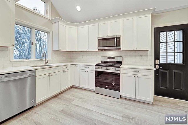1st image of 241 Glen Ave #1