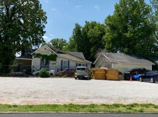 405 Fall St, Carthage, MO 64836