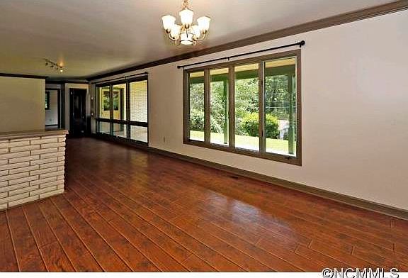 5th image of 20 Hodges Dr