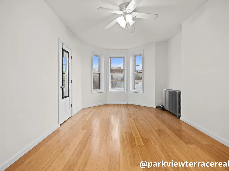 453 43rd St #3 — Photo 1