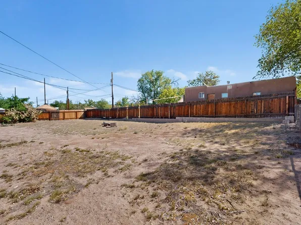 2907 Burton Ave SE, Albuquerque, NM 87106