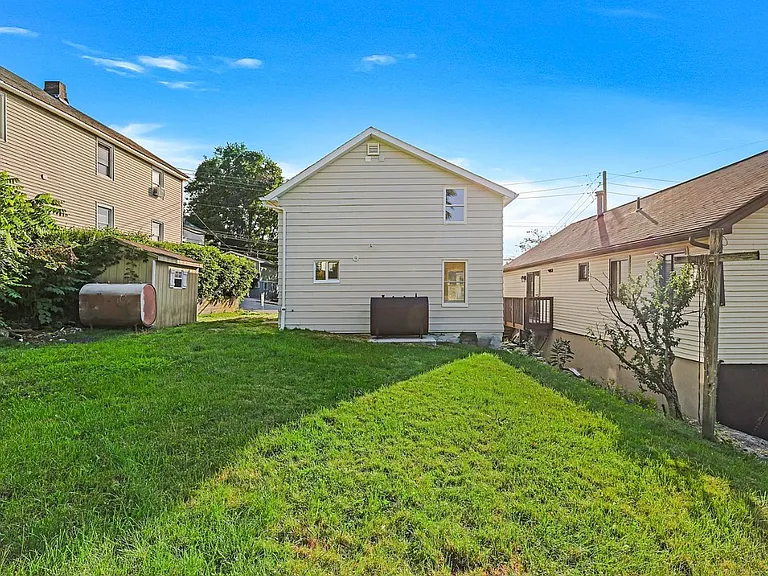 5 Grant Ave — Photo 18
