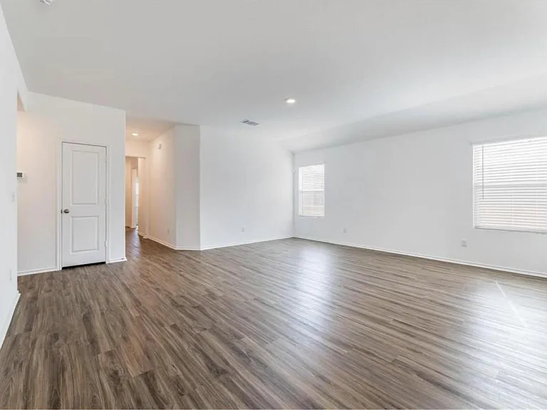 381 Jack Ryan St — Photo 14