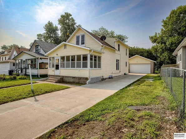 2527 Wirt St, Omaha, NE 68111