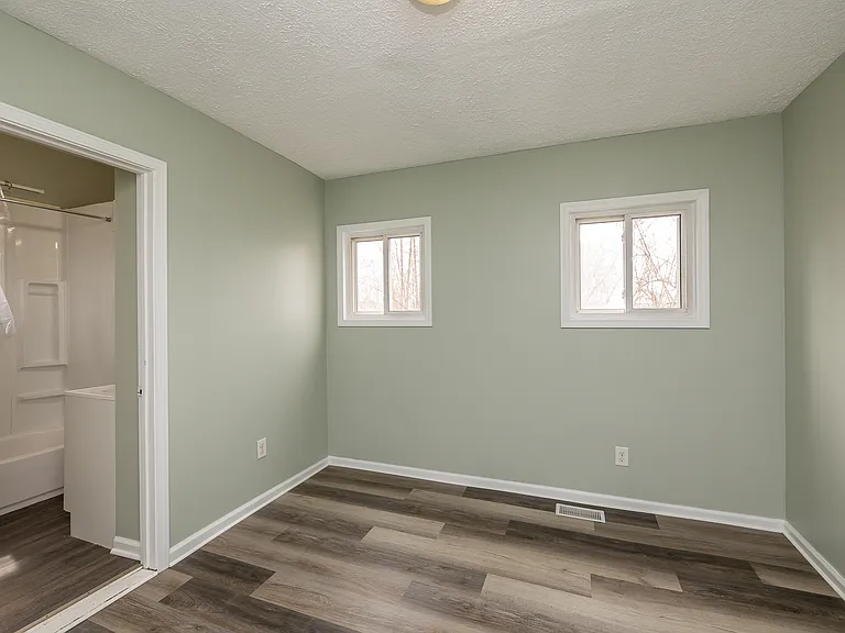 5030 Arch St — Photo 31