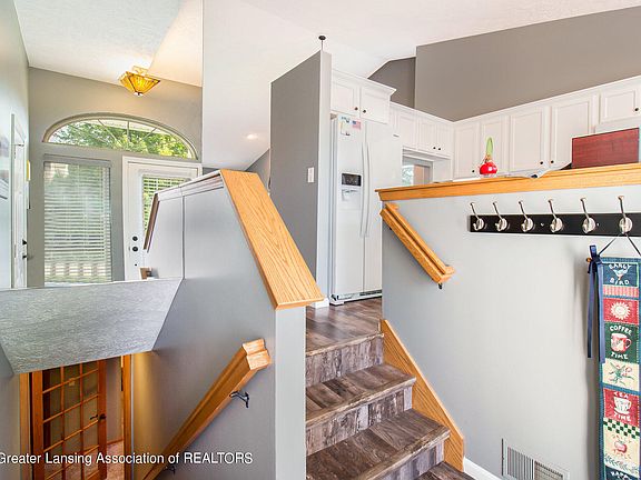 3rd image of 290 Coppersmith Dr