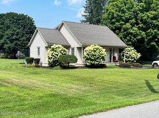10 Crooked St, Ballston Lake, NY 12019