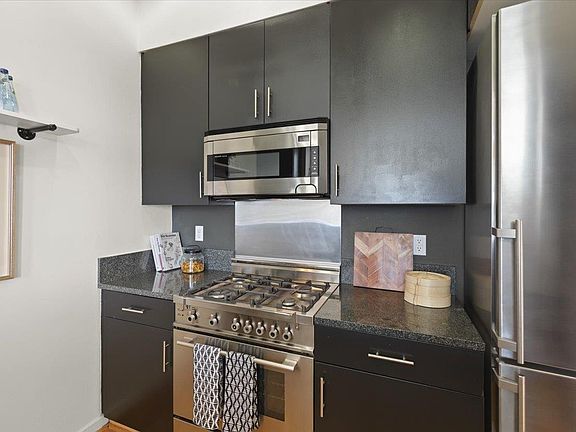 5th image of 1066 41st Ave Unit A303