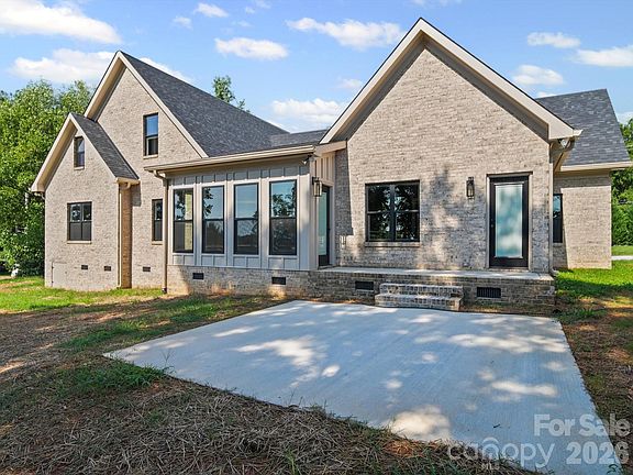 5th image of 4208 Blanchard Cir