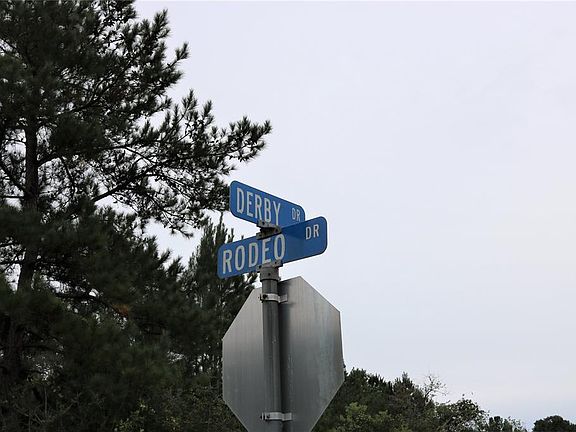 3rd image of 17715 Derby Dr