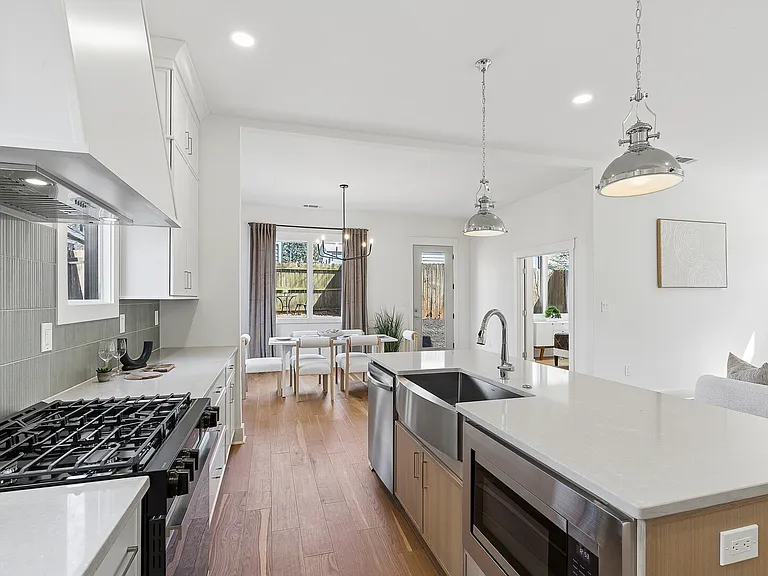 Whitefoord Ave NE — Photo 19
