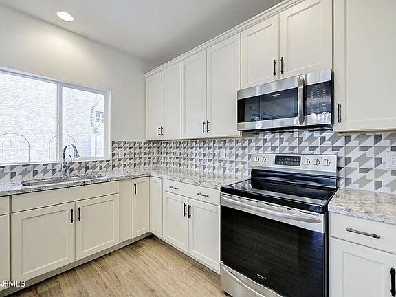 5th image of 2315 E Pinchot Ave Unit 127