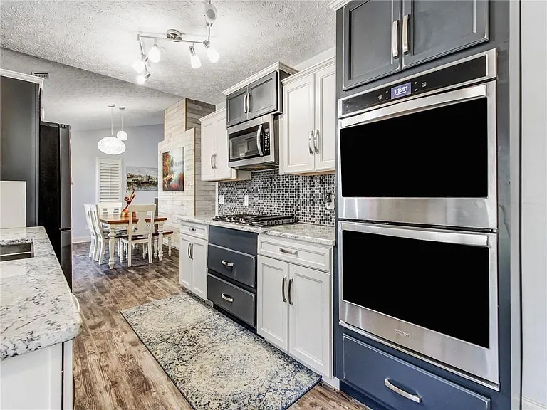 3840 Forsythia Way — Photo 16