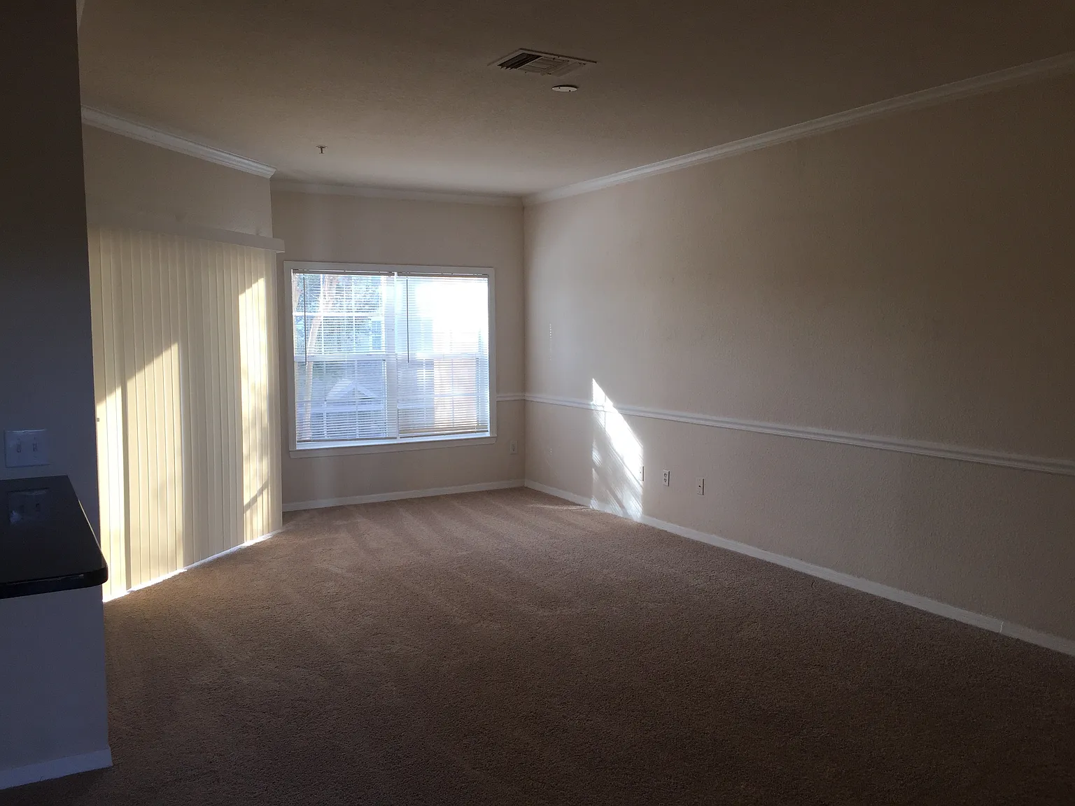 1 bed, 850 sqft, $1,450 — Photo 2