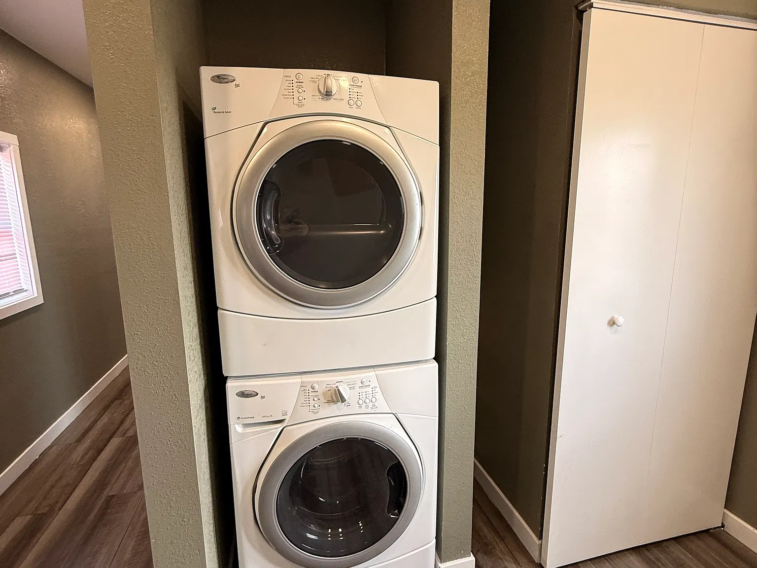 2 bed, 768 sqft, $1,300 — Photo 4