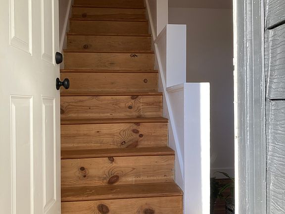 5th image of 2336 Mathews St APT 2