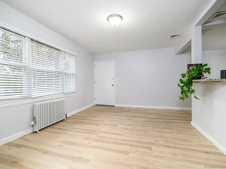 1046 E Main St #4 — Photo 7