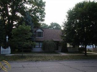 324 Hickory St, Milford, MI