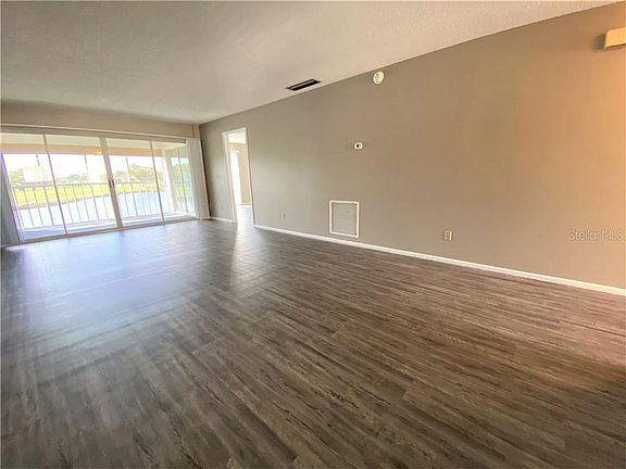 4th image of 5228 Wedgewood Ln #68