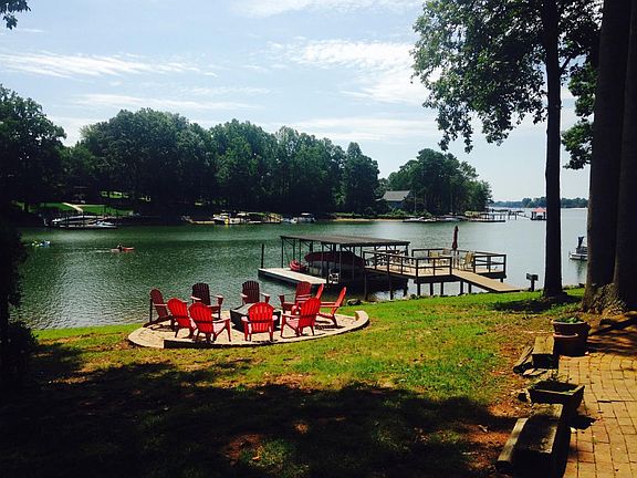4th image of 174 Gannett Dr