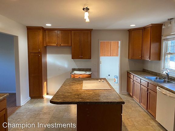 5th image of 1209 Woodhill Dr